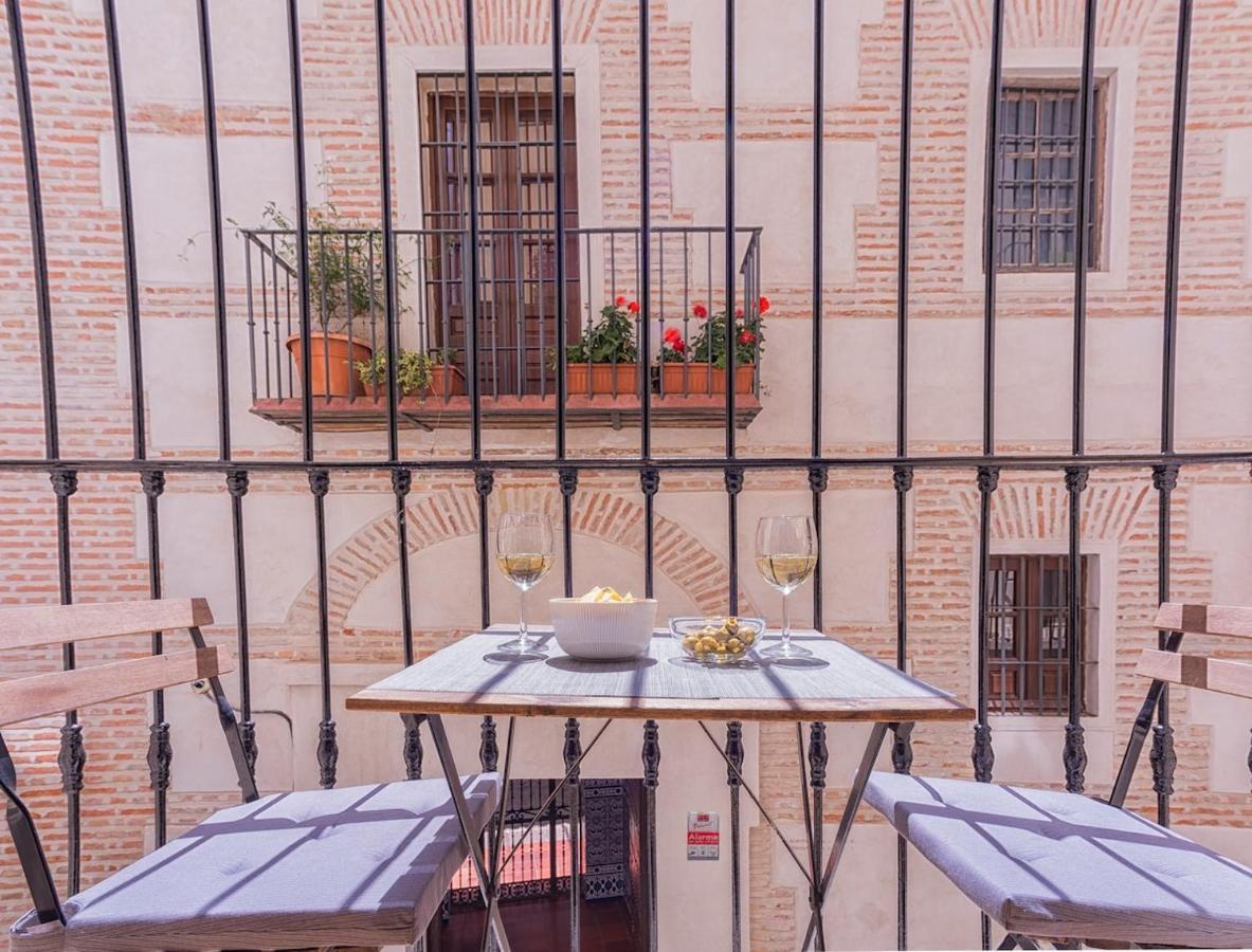 -Malagasunapts- Vibrant Historic City Centre Exterior photo